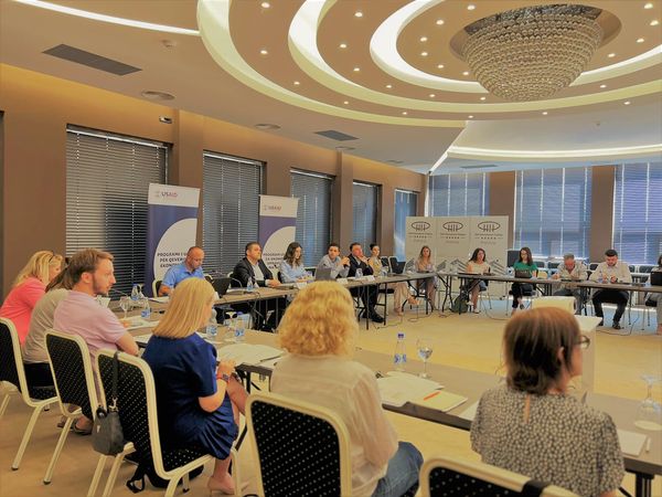 Zyra e Inspektorit të Përgjithshëm në bashkëpunim me Programin e USAID-it për Qeverisje Ekonomike në Kosovë, organizoi tryezë diskutimi me përfaqësues nga organizatat e shoqërisë civile