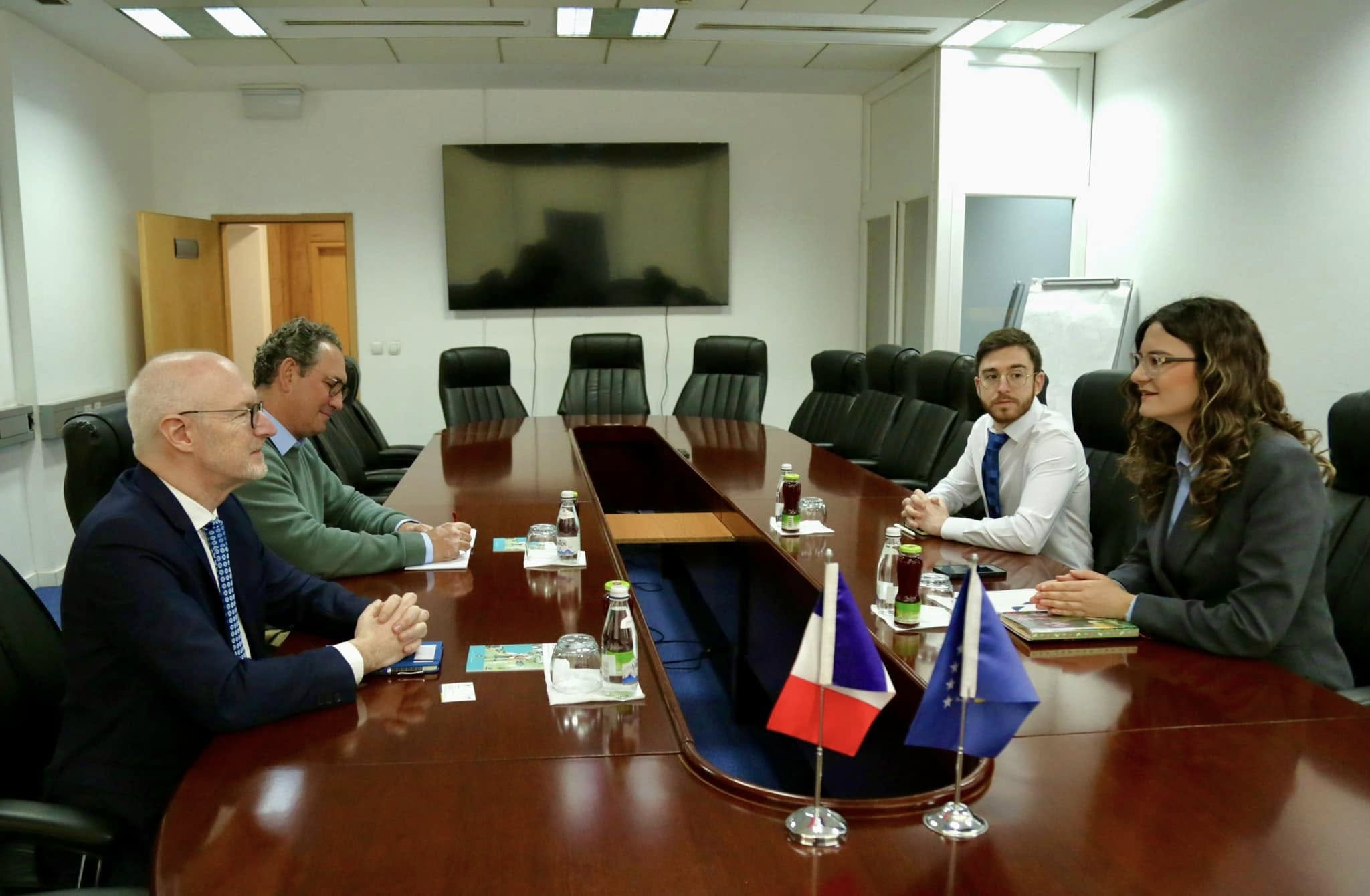 The Inspector General, Lyra Osmani, welcomed the Ambassador of France to Kosova, HE Mr. Olivier Guérot, for a meeting.